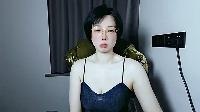 lin lin 520 520 online show from May 20, 4:15 pm