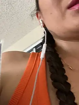 aliciahebixxx online show from July 6, 9:17 pm