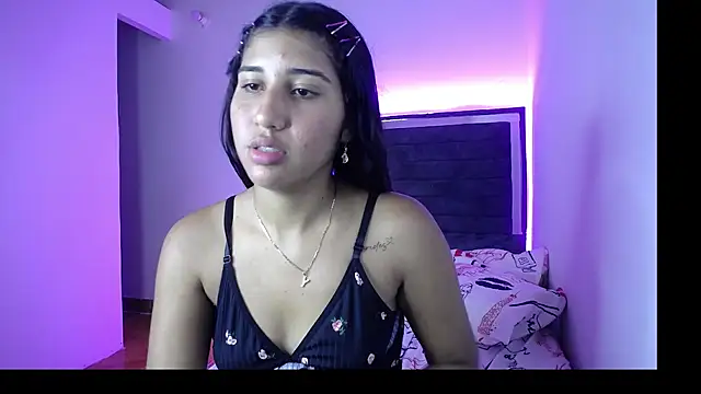 miavalentina05 online show from March 13, 3:19 am