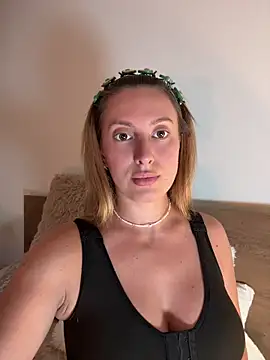 EvaRyen  online show from July 14, 5:06 pm