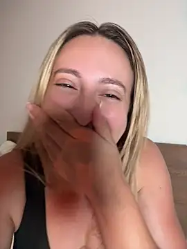 EvaRyen  online show from July 23, 4:15 pm