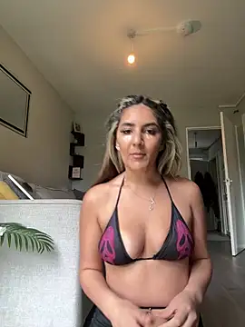 Sophialacex online show from May 8, 1:58 pm