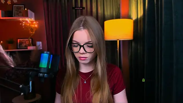 maddy moah online show from April 22, 4:53 am