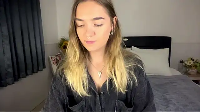 RoxyWet online show from July 7, 3:04 pm