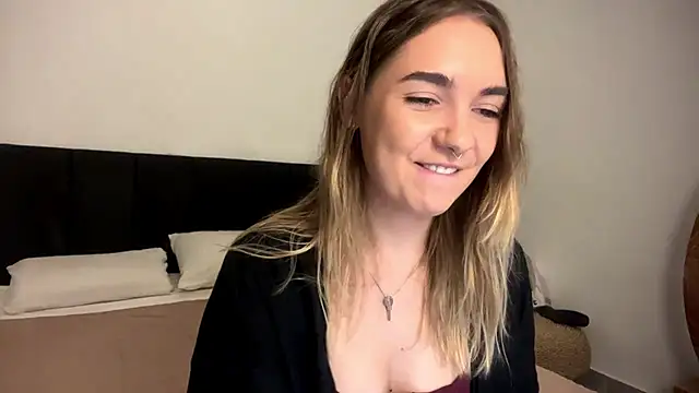 RoxyWet online show from April 17, 1:35 pm