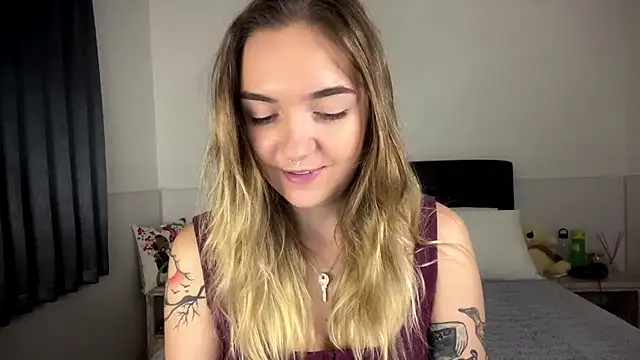 RoxyWet online show from July 16, 3:38 pm