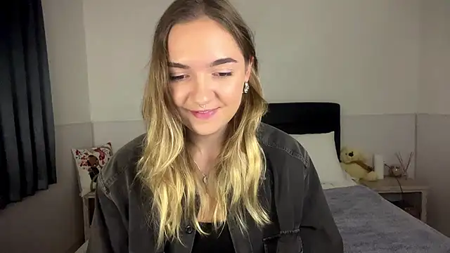 RoxyWet online show from July 15, 3:28 pm
