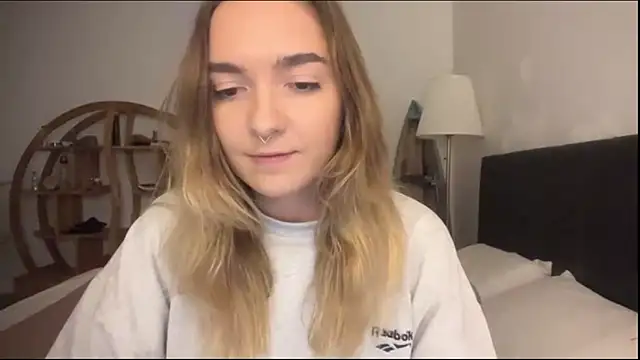 RoxyWet online show from June 16, 1:23 pm