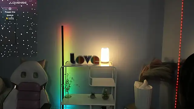 Rachel Wren online show from July 6, 7:38 pm