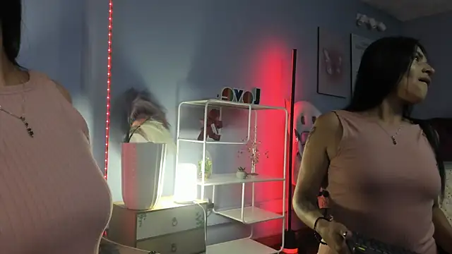 Rachel Wren online show from June 29, 7:24 pm