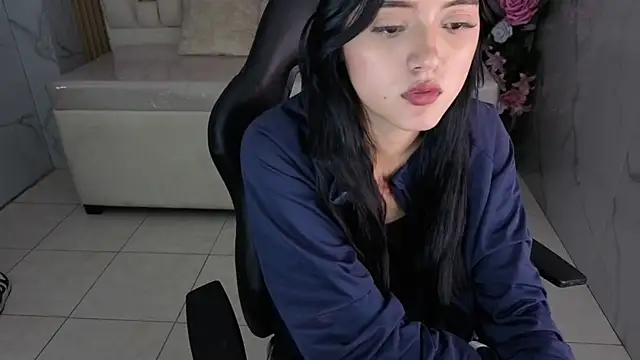 veronicaa s online show from April 17, 9:50 pm