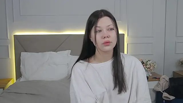 Sophie Rays online show from March 30, 11:10 am