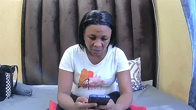 queensBetty online show from April 27, 11:51 am