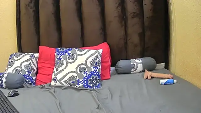 queensBetty online show from April 18, 7:07 pm