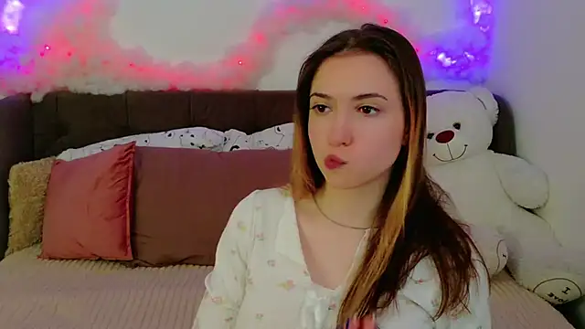 LeenMoonie online show from July 12, 8:48 am
