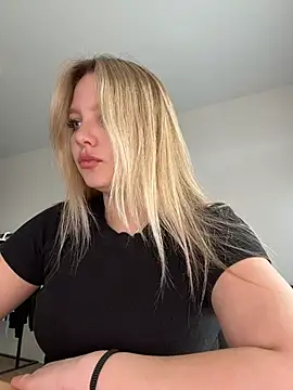 bettyloveu online show from April 23, 12:29 pm