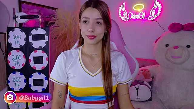 ChloeGil online show from June 1, 10:50 am