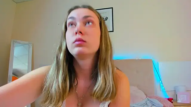 MelanieCuty online show from July 13, 6:14 am