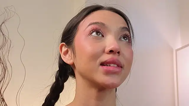 Milisaaaaa online show from April 2, 1:41 pm