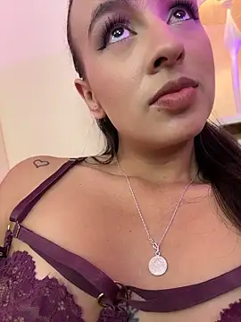 AliciaRoux online show from June 15, 6:52 pm
