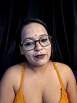 hornyrosy321 online show from June 8, 6:08 pm