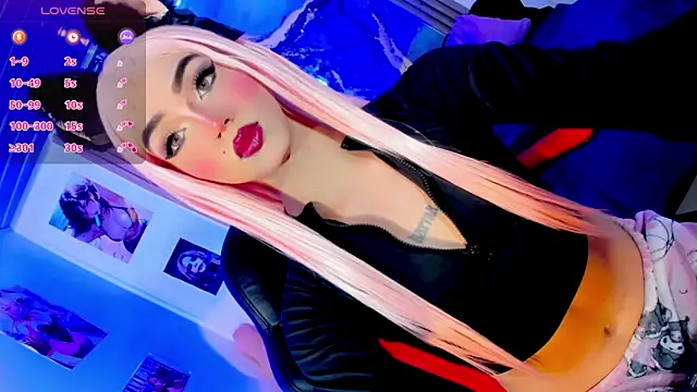 blonde queen- online show from June 3, 7:30 pm
