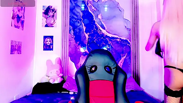 blonde queen- online show from June 2, 7:26 pm