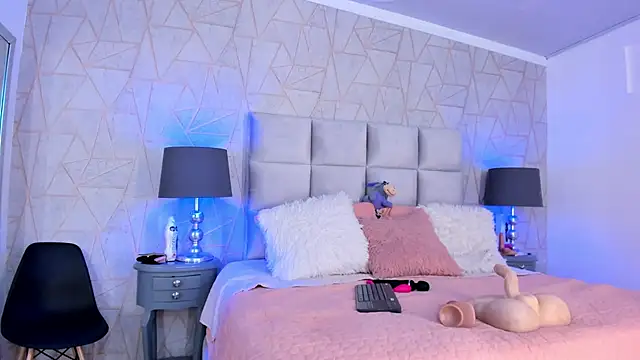 YaraBliss  online show from March 17, 8:46 pm