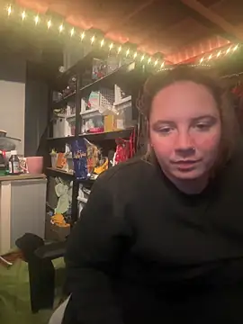 curvyneon online show from March 23, 7:09 pm