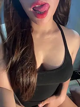 Xukaa 2k online show from May 2, 9:01 am