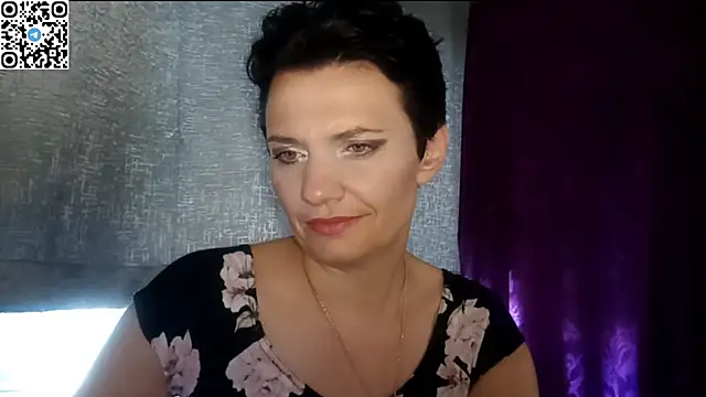 HotMamaQueen234 online show from June 11, 11:07 am