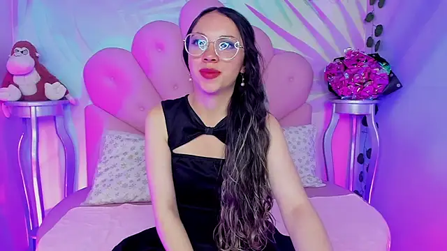 Ashley Benoit online show from June 3, 2:33 pm