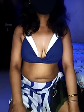 mayakapoor880 online show from April 29, 5:54 am