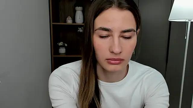 CarrieAndzulis online show from March 21, 3:00 am