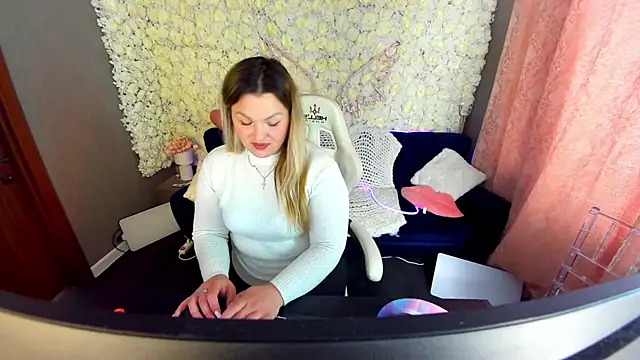 AlissyaGrayy online show from April 18, 12:51 pm