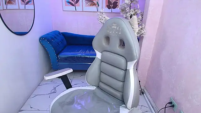 Kitty  meow online show from July 19, 12:51 pm