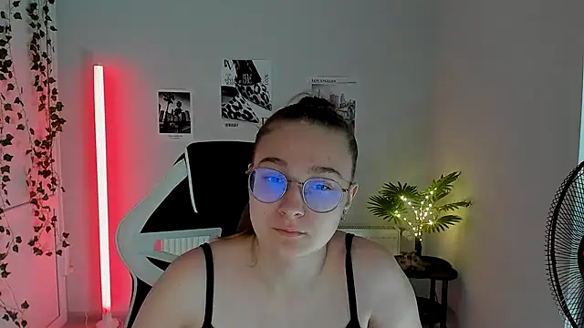 Mia kristal online show from July 14, 8:08 am