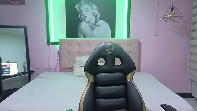 Milly 1 x online show from March 24, 6:02 pm