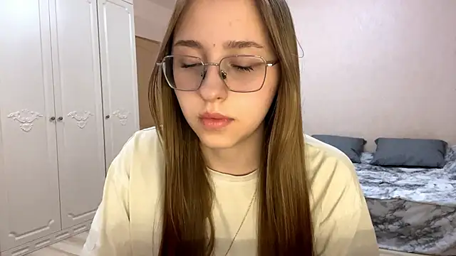 Vickyfaith online show from April 27, 8:28 pm