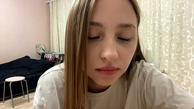 Vickyfaith online show from April 22, 7:55 pm