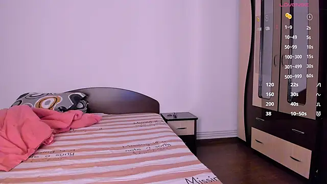 MiaCrush69 online show from April 27, 9:01 pm