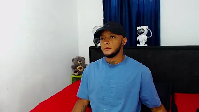 MascTyler online show from April 21, 7:54 pm