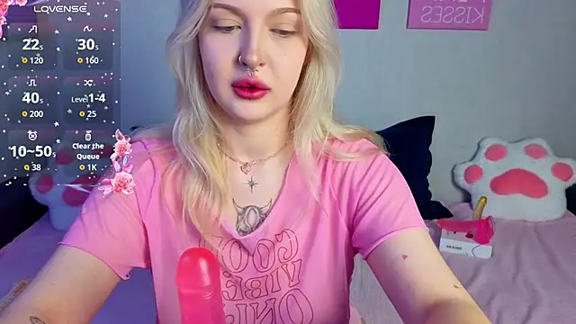 BlondieSummer online show from August 8, 6:27 pm