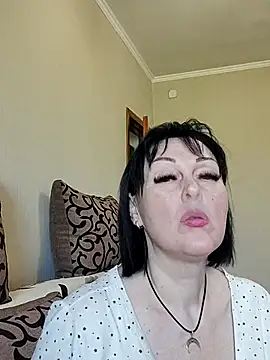 HelgaDennis online show from April 22, 7:05 am
