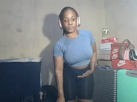 Lindabee200 online show from May 10, 2:57 am