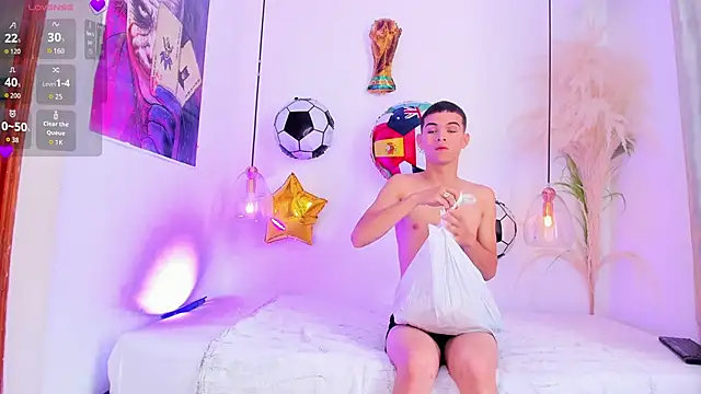 your d0ll1 online show from June 19, 1:25 pm