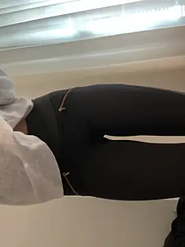 Misss 19 online show from April 14, 2:06 pm