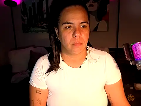 HannaJonns online show from May 31, 6:52 am