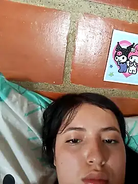 violetascottt online show from April 3, 3:32 pm