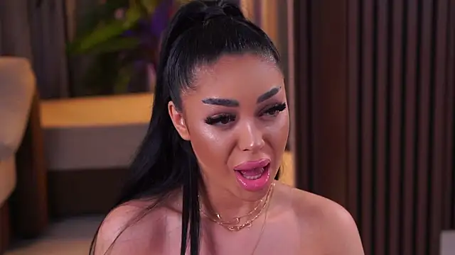 LatinaMorene online show from March 22, 8:37 pm